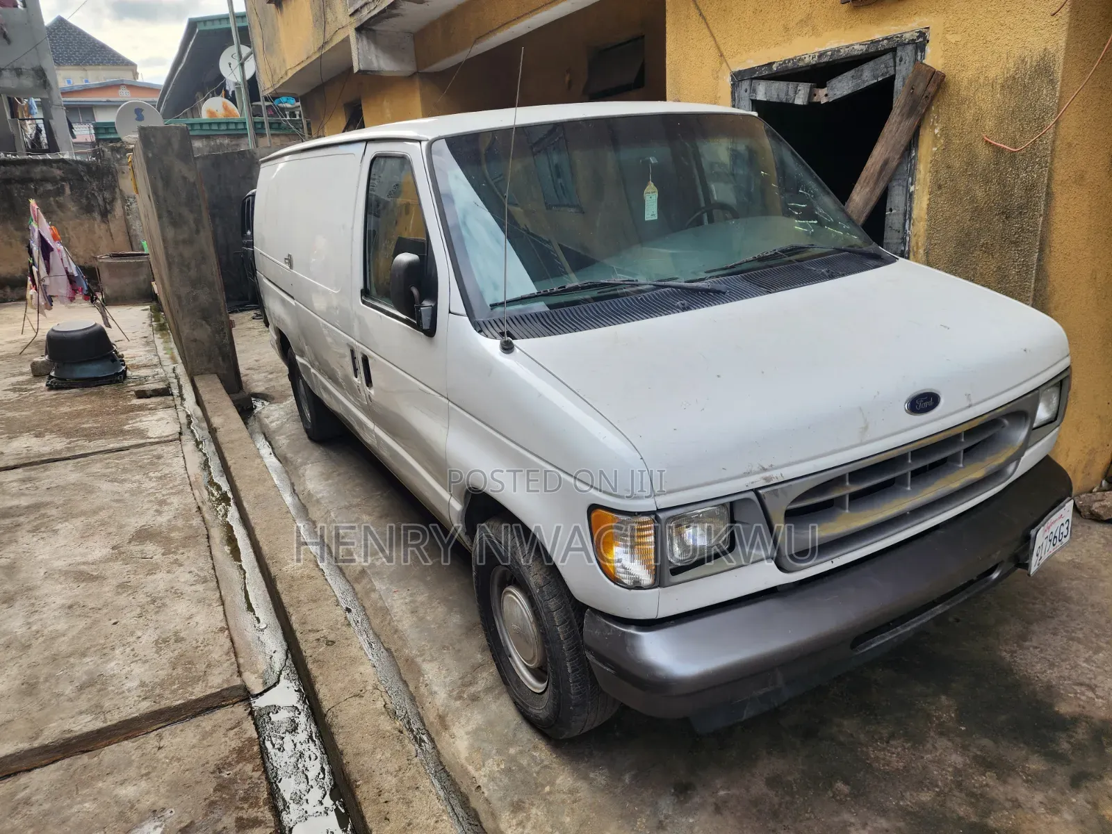 Ford E250 2006 White