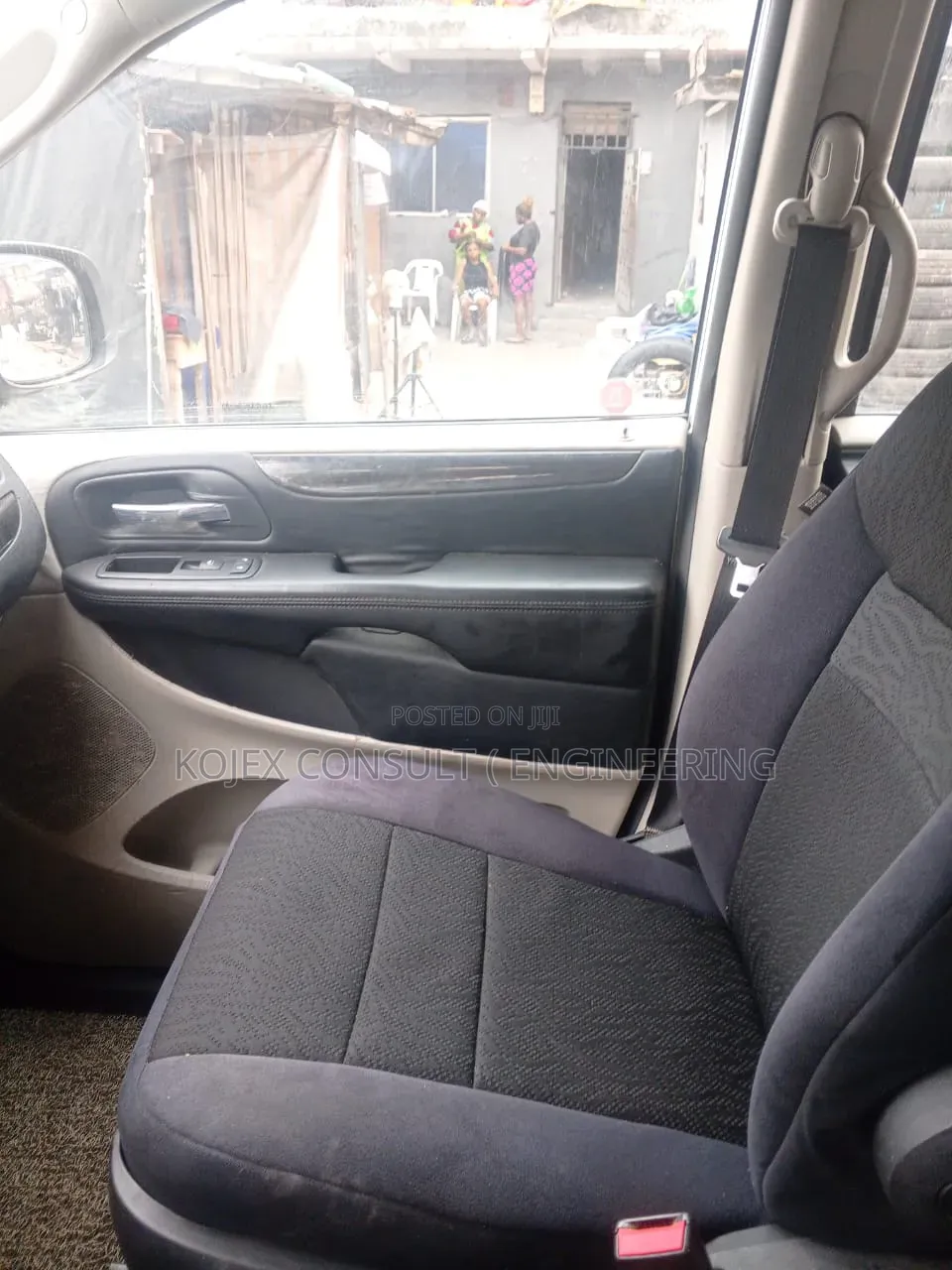 Dodge Caravan 2014 White