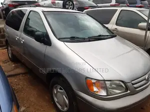 Toyota Sienna XLE 2002 Silver
