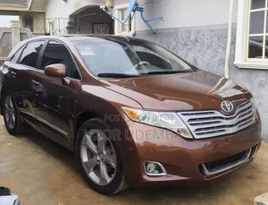 Toyota Venza XLE 2011 Brown