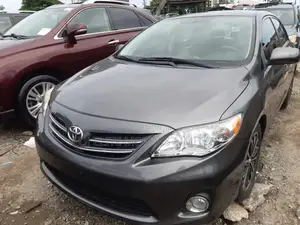 Toyota Corolla LE 4dr Sedan (1.8L 4cyl 4A) 2013 Gray