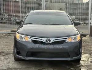 Toyota Camry LE 4dr Sedan (2.5L 4cyl 6A) 2012 Gray