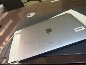 New Laptop Apple MacBook Pro 2017 8GB Intel Core i5 HDD+SSD 512GB