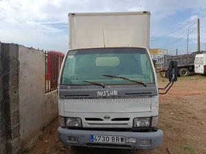 2004 Nissan Cabstar Mini Truck