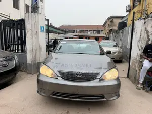 Toyota Camry LE 4dr Sedan (2.4L 4cyl 5A) 2006 Gray