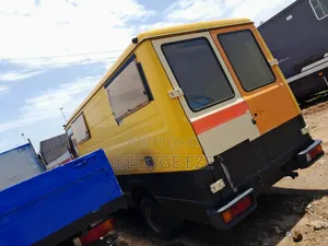 Mercedes-Benz T2 2008 Yellow