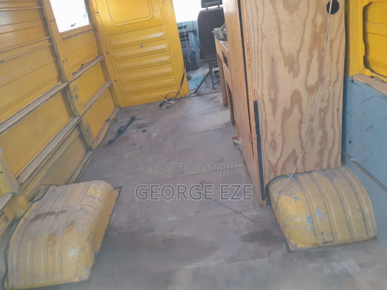 Mercedes-Benz T2 2008 Yellow