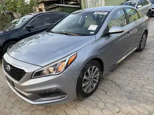 Hyundai Sonata Sport 4dr Sedan (2.4L 4cyl 6A) 2015 Silver