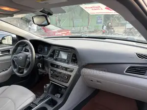 Hyundai Sonata Sport 4dr Sedan (2.4L 4cyl 6A) 2015 Silver