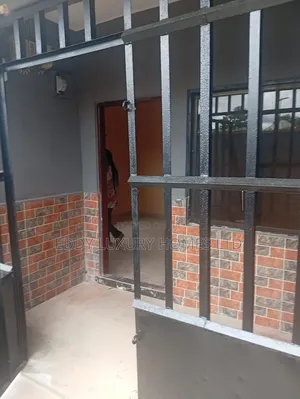 1bdrm Apartment in Oron Rd, Uyo for rent