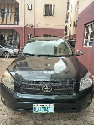 Toyota RAV4 V6 2009 Green