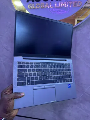 Laptop HP ZBook Firefly G8 16GB Intel Core i7 SSD 256GB