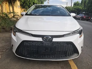 Toyota Corolla LE 2023 White