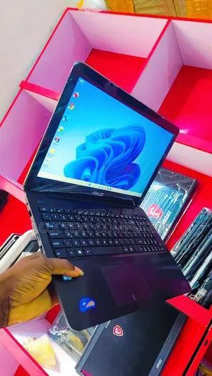 Laptop Asus X555LA 8GB Intel Core i7 HDD 500GB