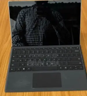 Microsoft Surface Pro 5 256 GB Black