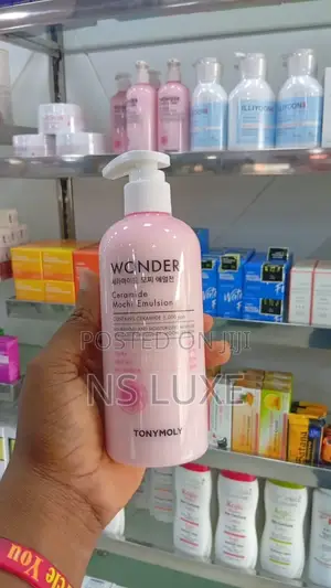 Wonder Ceramide Mochi Toner