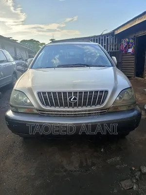 Lexus RX 300 1999 Gold