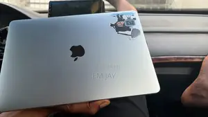 Laptop Apple MacBook Pro 2017 8GB Intel Core i5 SSD 512GB