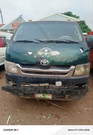 Toyota HiAce 2006 Green