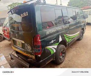 Toyota HiAce 2006 Green