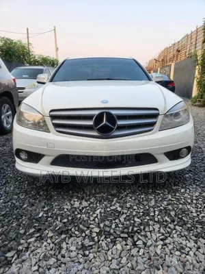 Mercedes-Benz C300 Luxury Sedan AWD (3.0L 6cyl 7A) 2009 White
