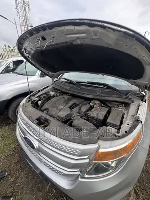 Ford Explorer 2012 Silver