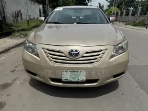 Toyota Camry LE 4dr Sedan (2.4L 4cyl 5A) 2008 Gold
