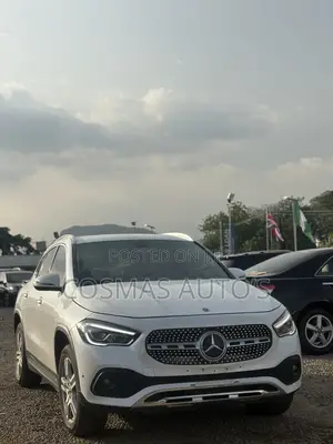 Mercedes-Benz GLA 250 2021 White
