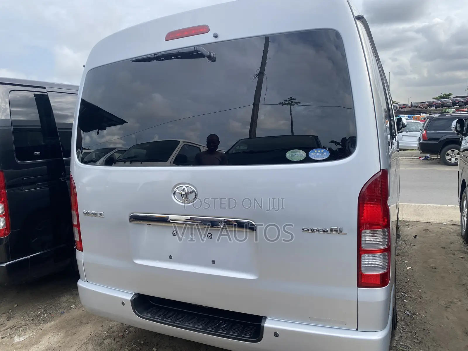 Toyota HiAce 2015 Silver
