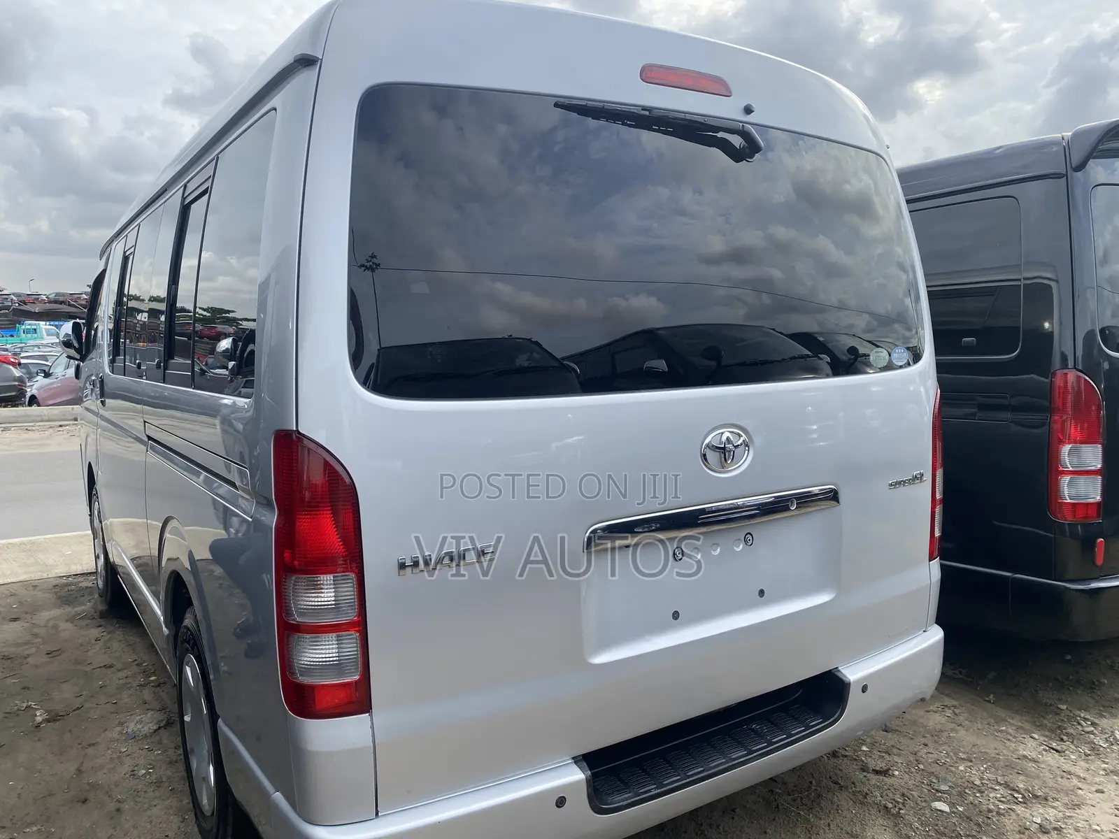 Toyota HiAce 2015 Silver