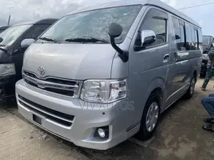 Toyota HiAce 2015 Silver