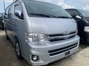 Toyota HiAce 2015 Silver