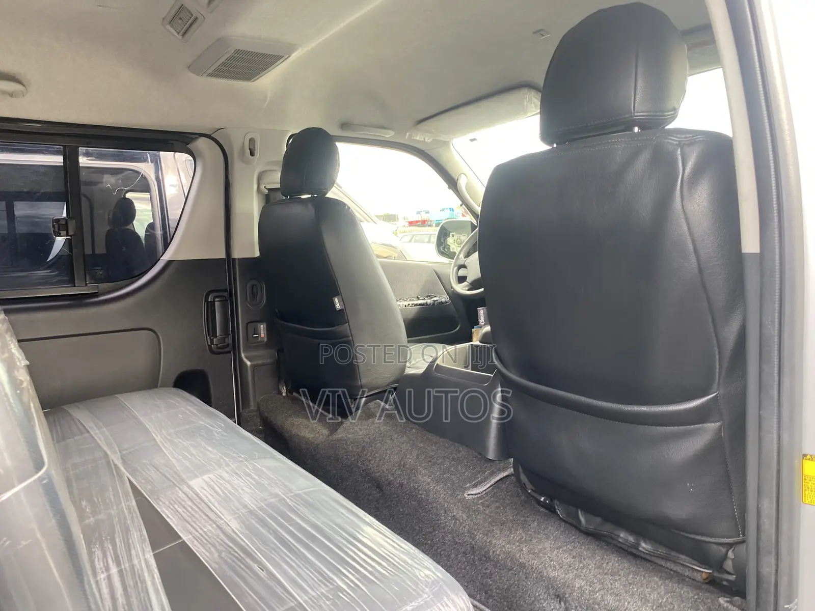 Toyota HiAce 2015 Silver