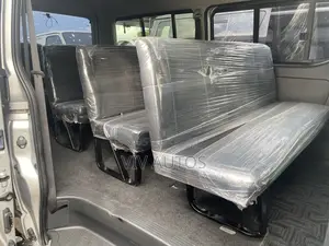 Toyota HiAce 2015 Silver