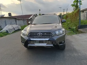 Toyota Highlander V6 2009 Green