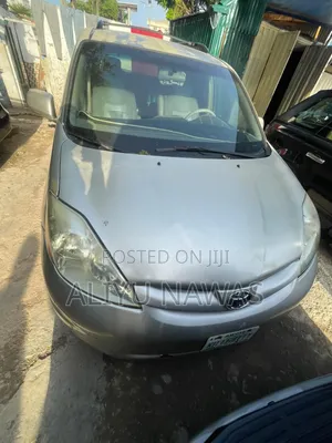 Toyota Sienna XLE 2007 Gold