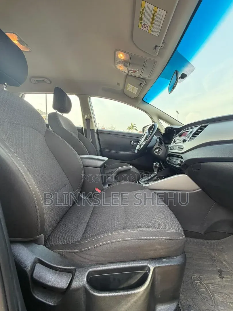 Kia Rondo 2017 Black