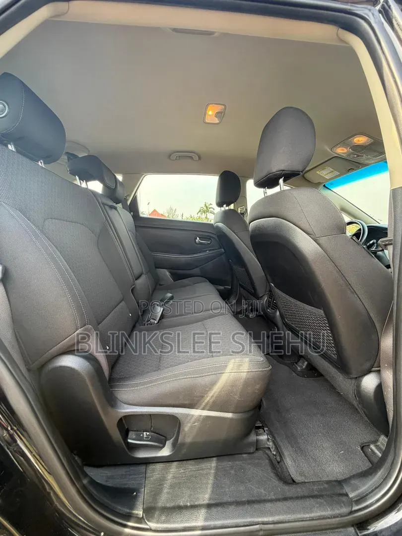 Kia Rondo 2017 Black