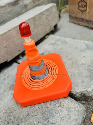 Collapsible Traffic Safety Cone 70cm With Led Flashing Light