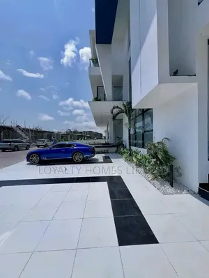 5bdrm Duplex in Osapa london for sale