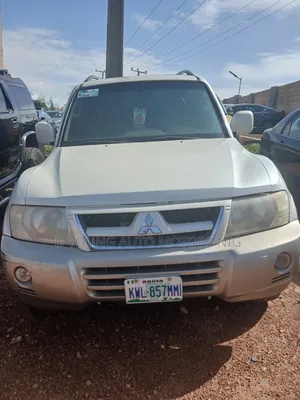 Mitsubishi Montero 2006 White
