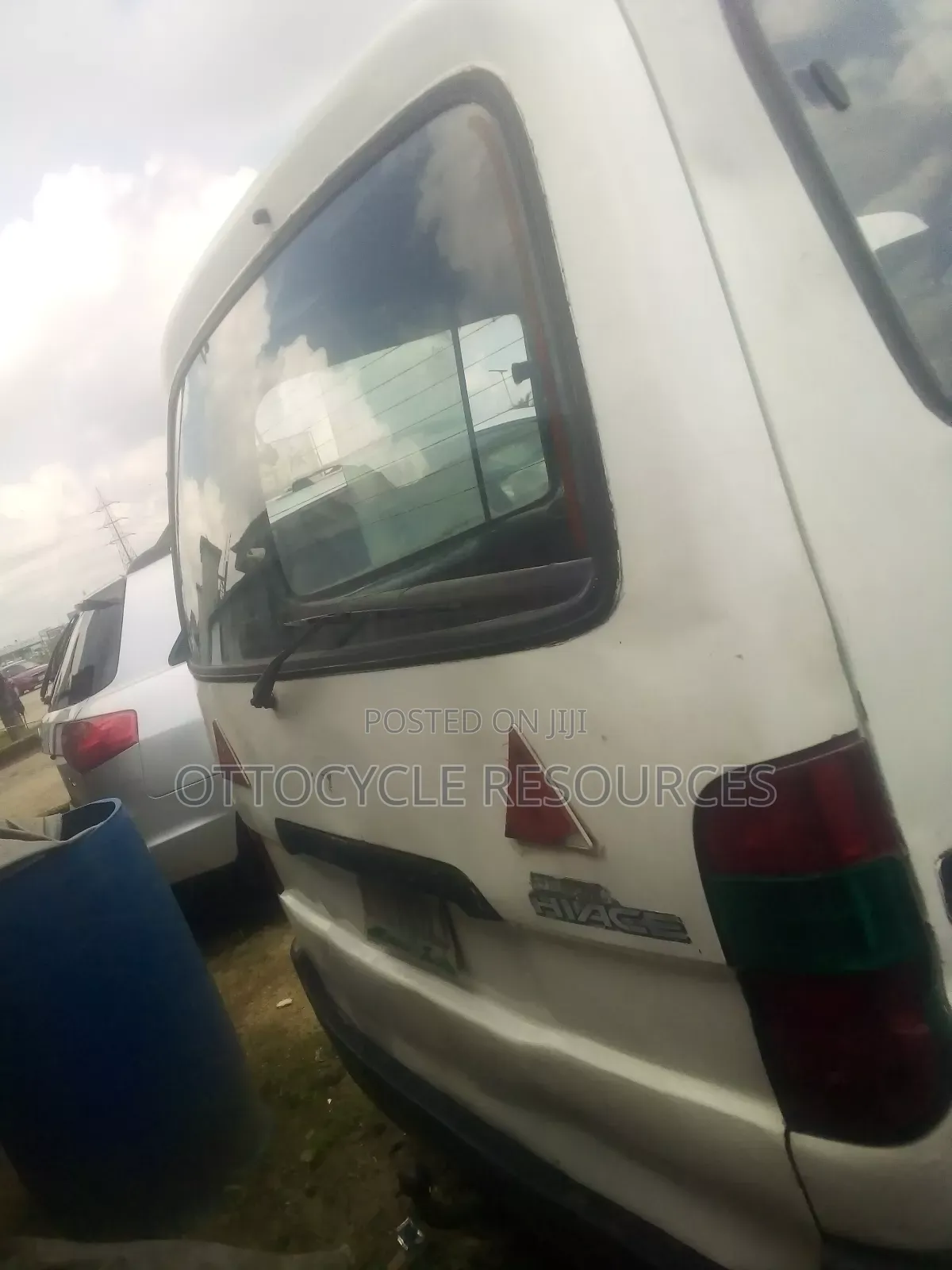 Toyota HiAce 2004 White