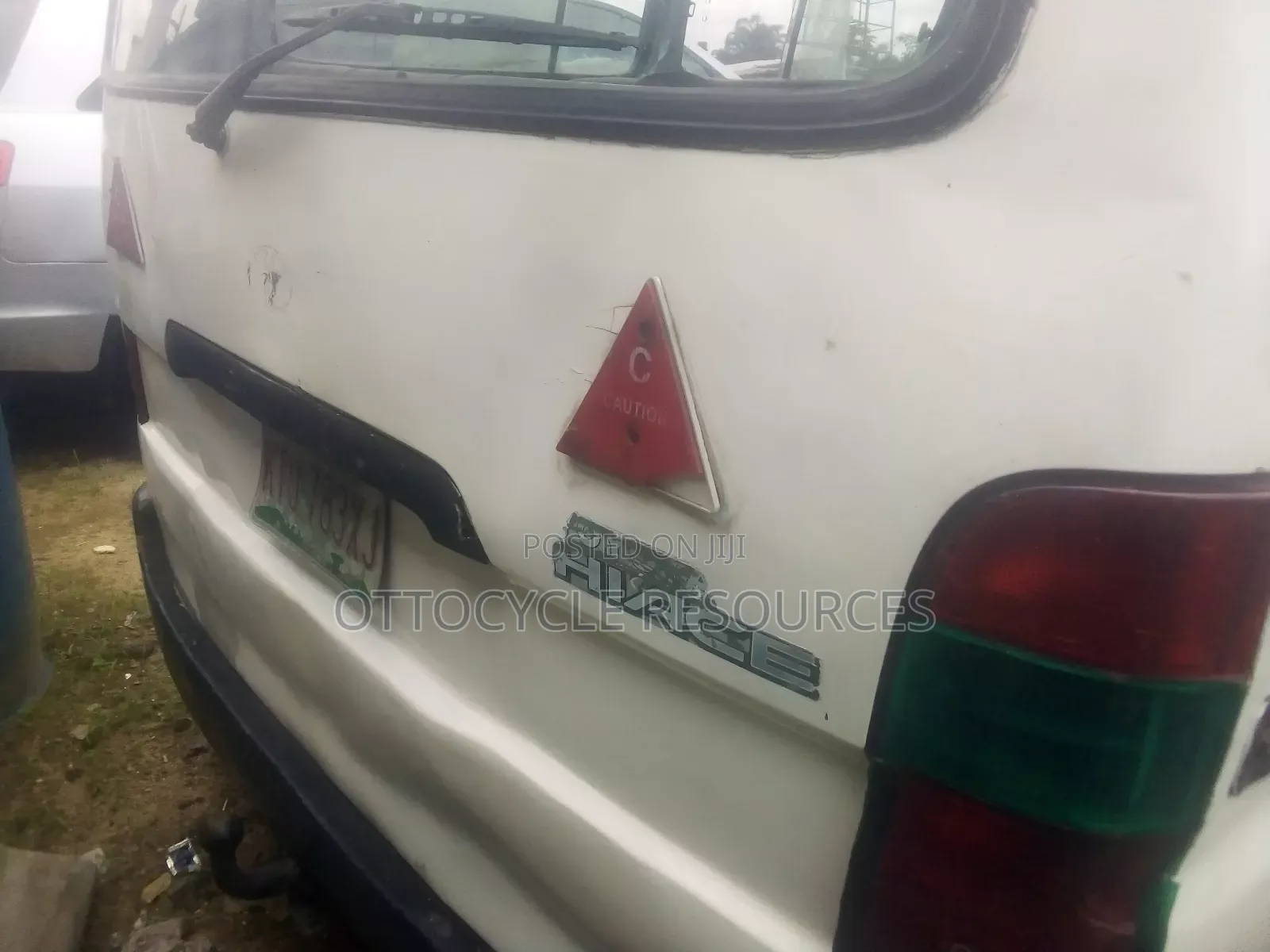Toyota HiAce 2004 White
