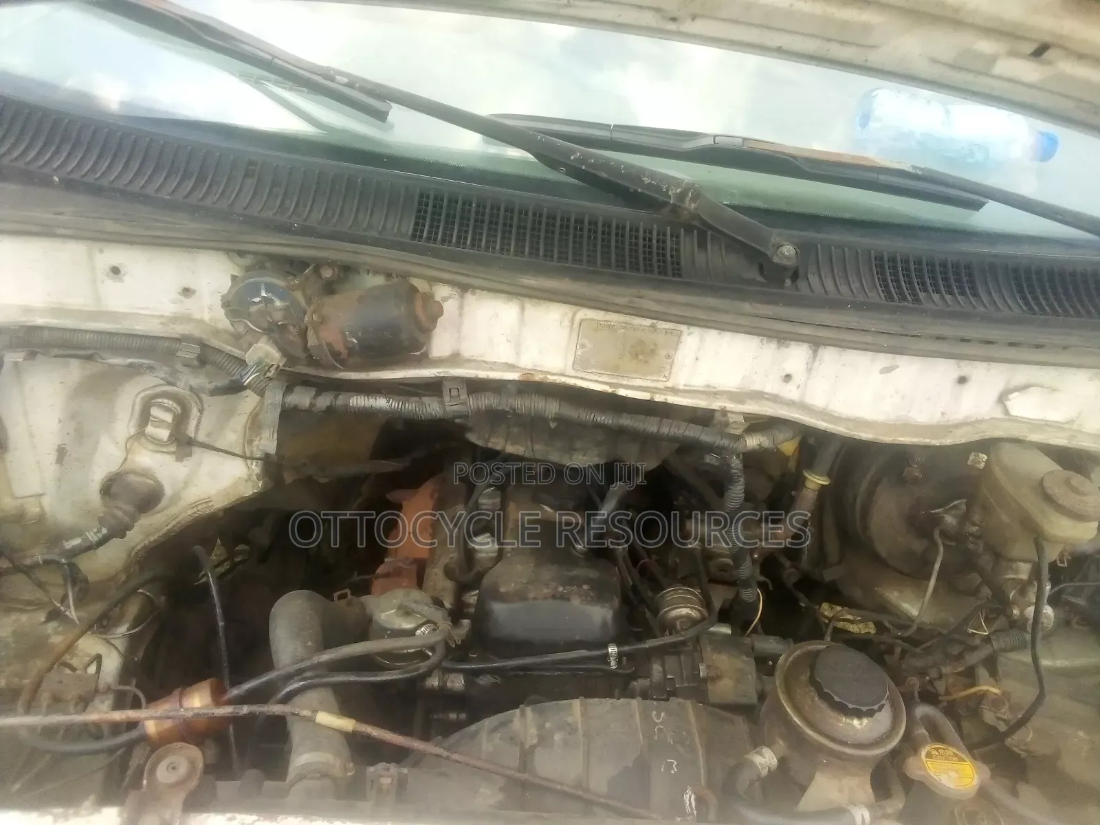 Toyota HiAce 2004 White