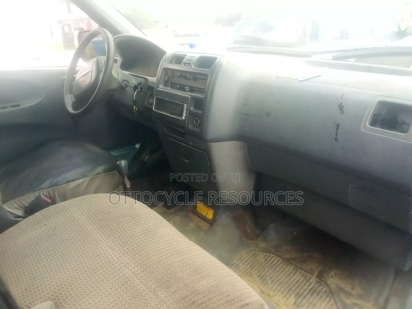 Toyota HiAce 2004 White
