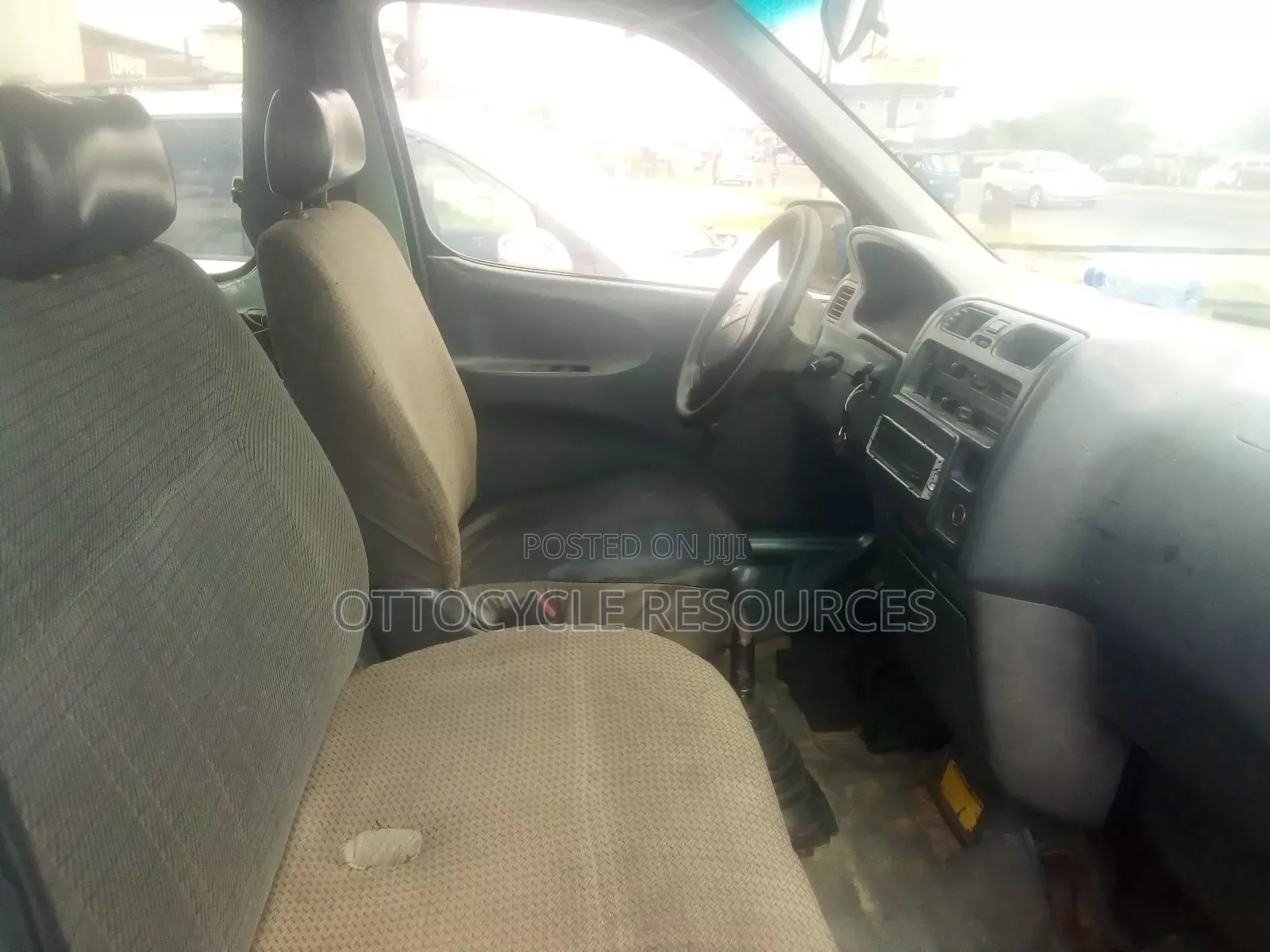 Toyota HiAce 2004 White