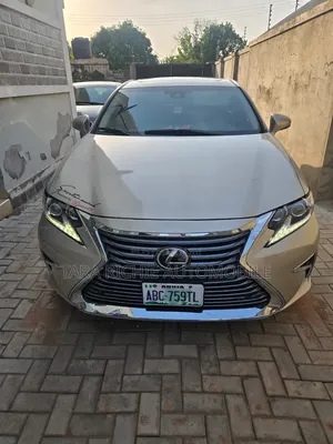 Lexus ES 2016 Gold