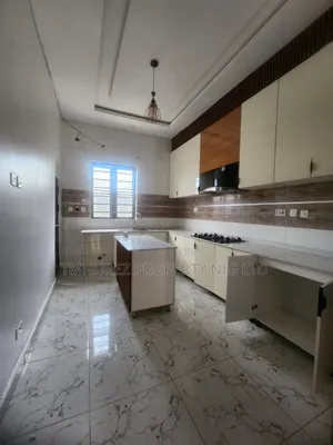 Mini Flat in Ikota for rent