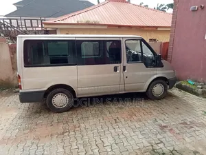 Toyota HiAce 2005 Green