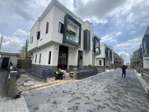 4bdrm Duplex in General Paint Estate for sale